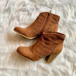 Nine West camel booties, size 7.5
